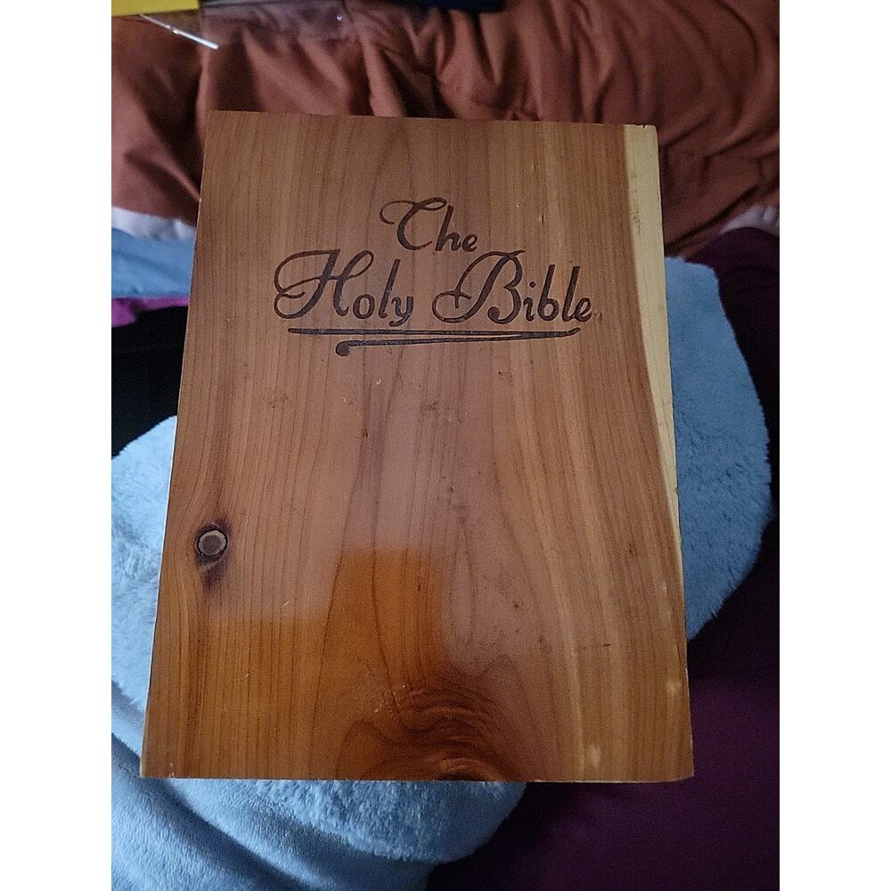 Holy Bible in Cedar Wood Box - Vintage Protestant Edition 1976 Memorial Edition